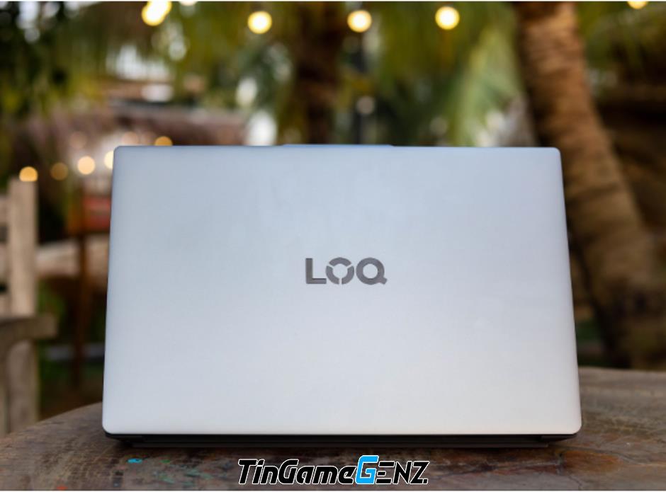 Khám Phá Lenovo LOQ 15IAX9E: Laptop Gaming Giá Rẻ Chinh Phục Mọi Trận Đấu eSport! Khám Phá Lenovo LOQ 15IAX9E: Laptop Gaming Giá Rẻ Chinh Phục Mọi Trận Đấu eSport!