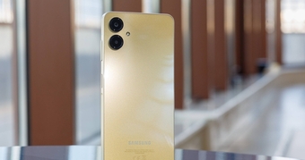 "Khám Phá Mẫu Điện Thoại Samsung Giảm Giá Giữa Tháng 7: Thiết Kế Sang Trọng Như iPhone Chỉ Với Hơn 2 Triệu Đồng" "Khám Phá Mẫu Điện Thoại Samsung Giảm Giá Giữa Tháng 7: Thiết Kế Sang Trọng Như iPhone Chỉ Với Hơn 2 Triệu Đồng"