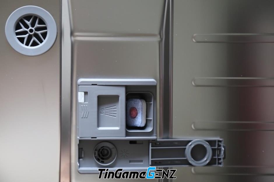 Khám Phá Máy Rửa Chén Tự Động: Tia UV Diệt Khuẩn và Công Nghệ Sấy Khí Nóng Đỉnh Cao