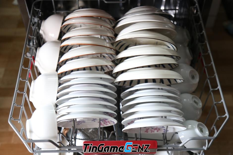 Khám Phá Máy Rửa Chén Tự Động: Tia UV Diệt Khuẩn và Công Nghệ Sấy Khí Nóng Đỉnh Cao