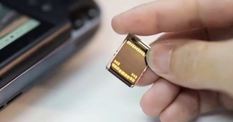 "Khám Phá Ổ SSD Siêu Tốc Nhỏ Gọn Như Chiếc SIM: Công Nghệ Lưu Trữ Đỉnh Cao!"