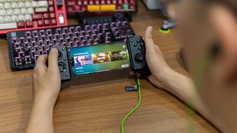 Khám Phá Razer Kishi V3 & Hammerhead V3: Bộ Gear Gaming Hoàn Hảo Nâng Tầm Trải Nghiệm Game Di Động