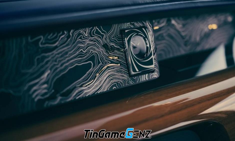 Khám Phá Rolls-Royce Phantom Goldfinger: Siêu Phẩm Mạ Vàng Độc Nhất Vô Nhị!