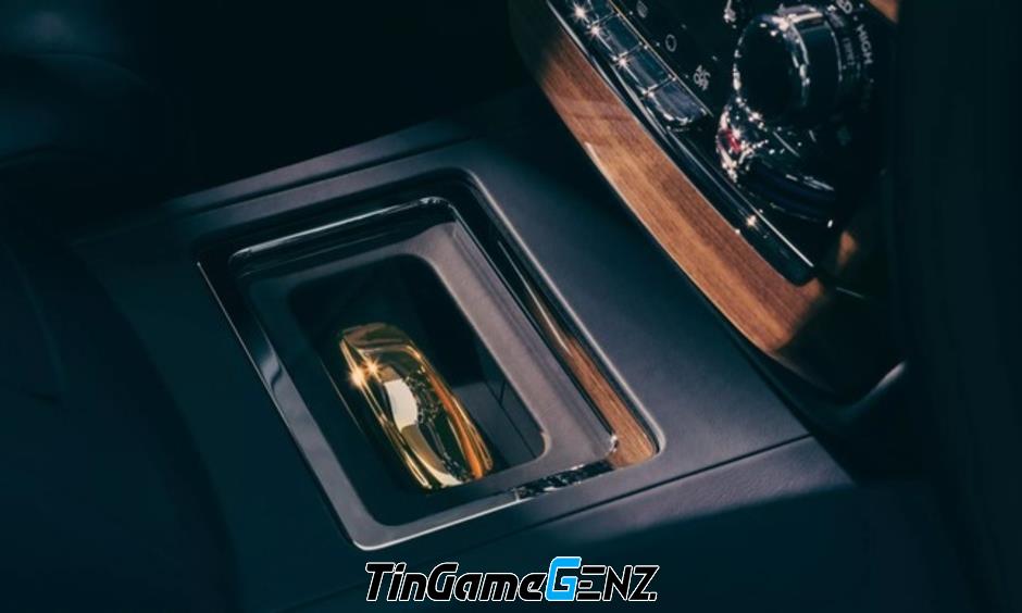 Khám Phá Rolls-Royce Phantom Goldfinger: Siêu Phẩm Mạ Vàng Độc Nhất Vô Nhị!