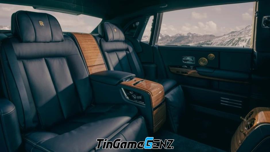 Khám Phá Rolls-Royce Phantom Goldfinger: Siêu Phẩm Mạ Vàng Độc Nhất Vô Nhị!