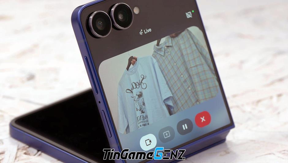 Khám Phá Samsung Z Flip7 và Z Fold7: Điện Thoại Gập Mới Đang Gây Bão Trong Thế Giới Công Nghệ! Khám Phá Samsung Z Flip7 và Z Fold7: Điện Thoại Gập Mới Đang Gây Bão Trong Thế Giới Công Nghệ!