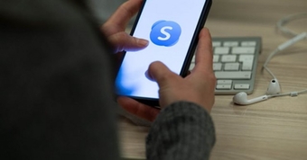 "Khám Phá Skype: Định Hình Lịch Sử Ứng Dụng Nhắn Tin Trên Máy Tính" "Khám Phá Skype: Định Hình Lịch Sử Ứng Dụng Nhắn Tin Trên Máy Tính"