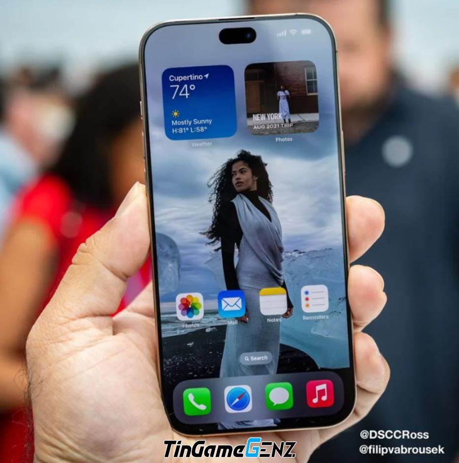 Khám Phá Thiết Kế Đầy Ấn Tượng Của Màn Hình iPhone 18 Pro: Những Điều Gây Ngỡ Ngàng!