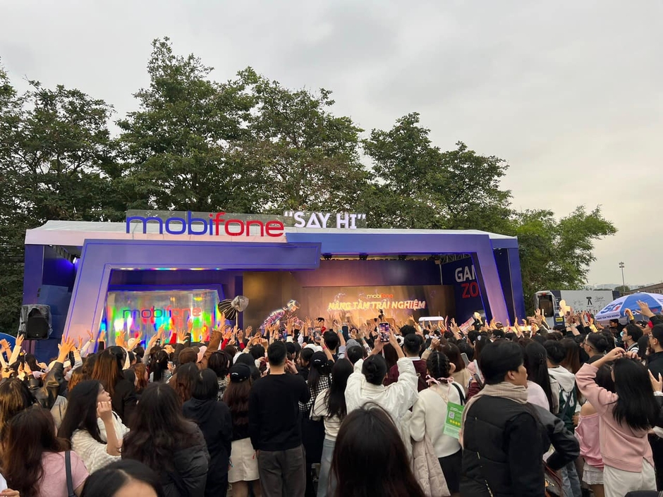 Khám Phá Trải Nghiệm Đỉnh Cao: MobiFone Gây Sốt Tại Concert 