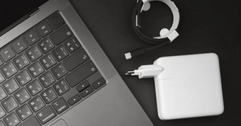 "Khi sử dụng bộ sạc MacBook cho iPhone: Nguy cơ cháy nổ và hư hỏng pin"
