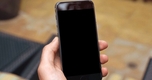 "Khóa Điện Thoại iPhone: Hàng Nghìn Người Bị Ảnh Hưởng Do Nợ Nần Không Đúng Hẹn"