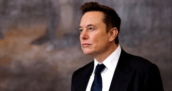 "Khủng hoảng Tesla: Elon Musk Đối Mặt Áp Lực Khi Công Ty Bí Mật Tìm Kiếm CEO Mới"