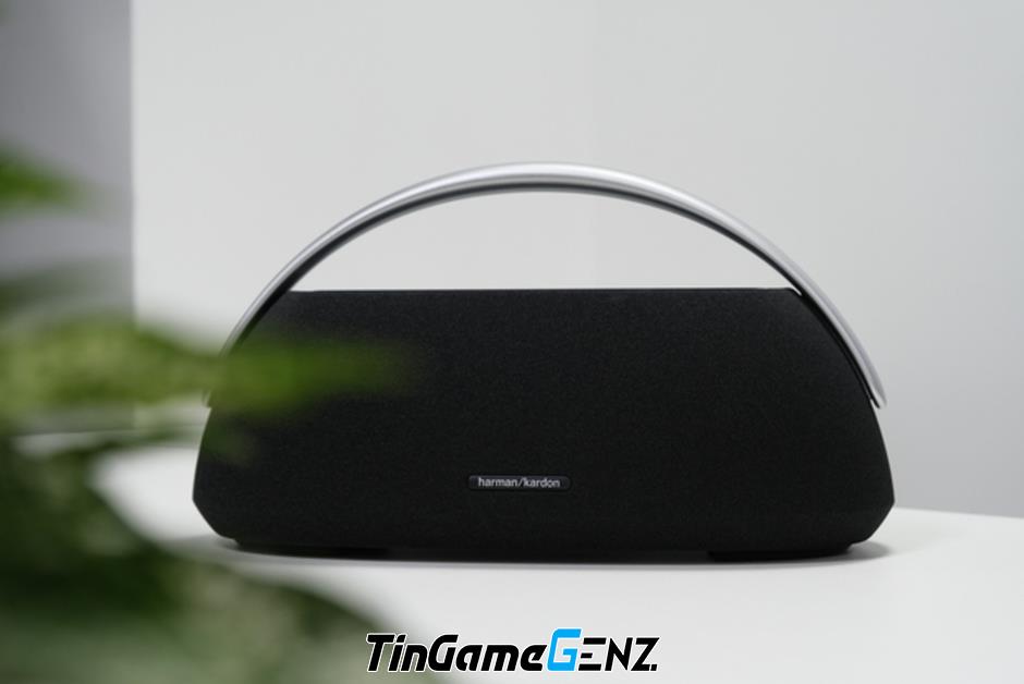 Loa Harman Kardon Go + Play 3: Thiết kế phá cách, âm thanh mạnh mẽ!