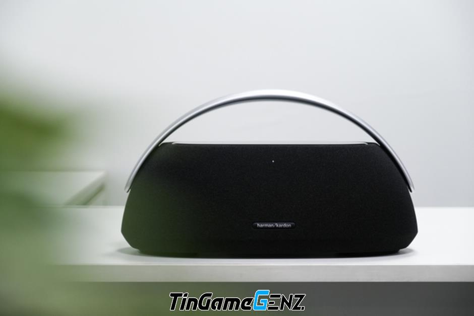 Loa Harman Kardon Go + Play 3: Thiết kế phá cách, âm thanh mạnh mẽ!