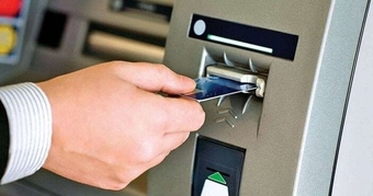 "Lưu ý khi rút tiền bằng thẻ ATM để tránh lỗi hệ thống"