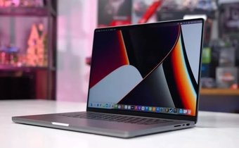 "MacBook Pro Dự Kiến Sẽ Ra Mắt Màn Hình OLED vào Năm 2026: Xu Hướng Công Nghệ Mới Nhất!"