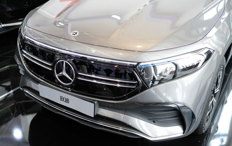 Mercedes-Benz giới thiệu 3 mẫu xe SUV điện tại Việt Nam: Bản cao nhất giá gần 5 tỷ đồng có gì khác biệt?