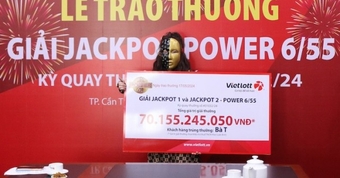 Một phụ nữ trúng Jackpot và 48 giải nhất xổ số Power 6/55