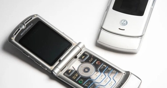 "Motorola Razr V3: Huyền Thoại Điện Thoại Màn Hình Gập - 