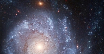 "NASA và ESA Phát Hiện Vật Thể Kỳ Lạ Có Khả Năng Tái Sinh: Khám Phá Gây Chấn Động!"