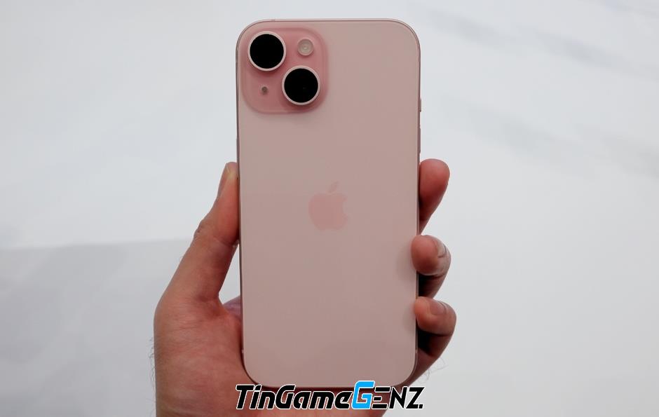 Nên mua iPhone 15 hay iPhone 14 Plus để chơi Tết với sự chênh lệch 1 triệu?