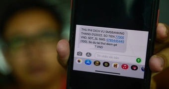 Ngân hàng tăng phí SMS banking lên 500.000 đồng/tháng