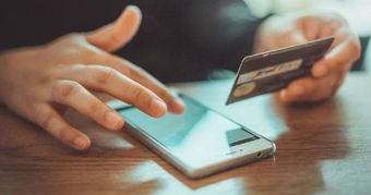 "Người đàn ông Hà Nội chuyển khoản 2 tỷ đồng cho người lạ và ra công an trình báo: Những điều cần biết"