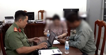 "Người đàn ông trình báo công an sau khi chuyển 40 triệu đồng nhưng liên tục gặp lỗi và bị yêu cầu thêm 100 triệu"