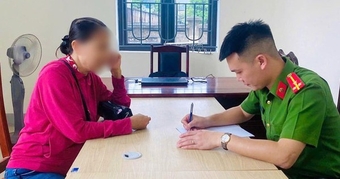 "Người Mẹ Trình Báo Công An Sau Khi Con Trai Yêu Cầu Chuyển Khoản Gấp 180 Triệu Về Tài Khoản ACB" "Người Mẹ Trình Báo Công An Sau Khi Con Trai Yêu Cầu Chuyển Khoản Gấp 180 Triệu Về Tài Khoản ACB"