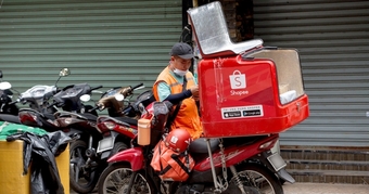 "Người Việt chi tới 9.000 tỷ đồng mua sắm trực tuyến trên Shopee và Lazada: Xu hướng tiêu dùng đáng chú ý"