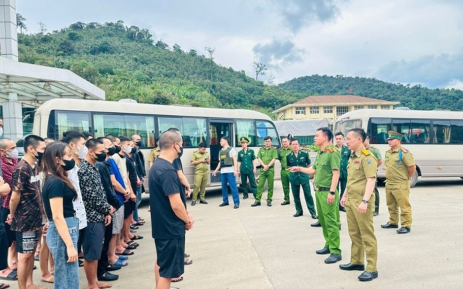 Những công việc hứa trả 18-30 triệu đồng ở nước ngoài: Ngày làm gần 20 tiếng, bị quản thúc, bạo hành