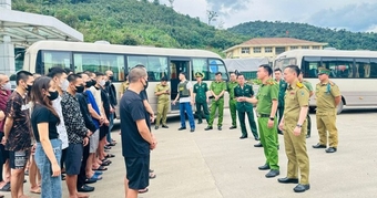 Những công việc hứa trả 18-30 triệu đồng ở nước ngoài: Ngày làm gần 20 tiếng, bị quản thúc, bạo hành