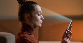 "Những Lý Do Quan Trọng Khiến Bạn Nên Tránh Sử Dụng Face ID Để Mở Khóa Điện Thoại"
