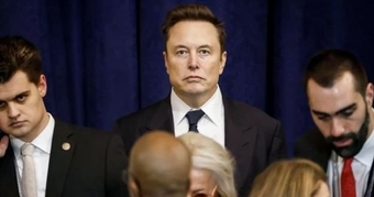 "Nóng: Elon Musk Đối Mặt Án Kiện Tập Thể Với Cáo Buộc 
