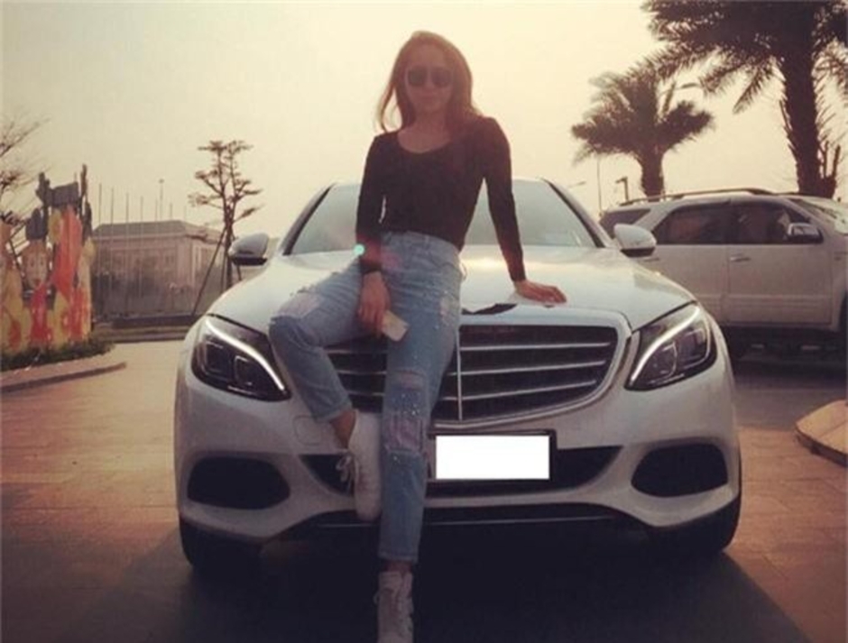 Quỳnh Nga – 'Cá sấu chúa' gây chú ý khi tậu VinFast VF 3 mới, khoe xe sau khi độ lại phong cách 'ngoan, xinh, yêu' dù đã sở hữu Mercedes C-Class! Quỳnh Nga – 'Cá sấu chúa' gây chú ý khi tậu VinFast VF 3 mới, khoe xe sau khi độ lại phong cách 'ngoan, xinh, yêu' dù đã sở hữu Mercedes C-Class!