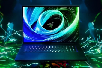 "Razer Blade 18 Mới: Laptop Chơi Game Đỉnh Cao Với Màn Hình Chế Độ Kép Độc Đáo"