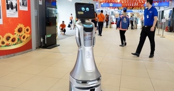 "Robot Lễ Tân Đầu Tiên Ra Mắt Tại Ga Metro TP.HCM: Trải Nghiệm Công Nghệ Đỉnh Cao Trong Dịch Vụ Khách Hàng"