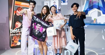 "Sài Gòn Bùng Nổ với Sắc Hồng: Khám Phá Đêm Gặp Gỡ Đầy Sôi Động Cùng HIEUTHUHAI và Galaxy A56 5G Mới"