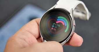 Samsung muốn Galaxy Watch thiết kế giống Apple Watch