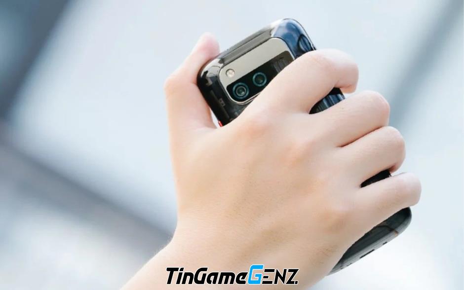 Smartphone 5G nhỏ nhất thế giới: RAM 12GB, camera 100MP, giá 5 triệu