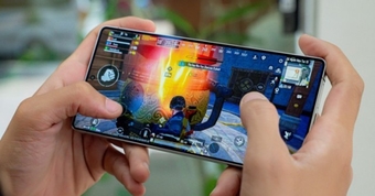 "Smartphone Ultra: Vũ Khí Mới Đang Đánh Bại Mọi Đối Thủ Trên Thị Trường"