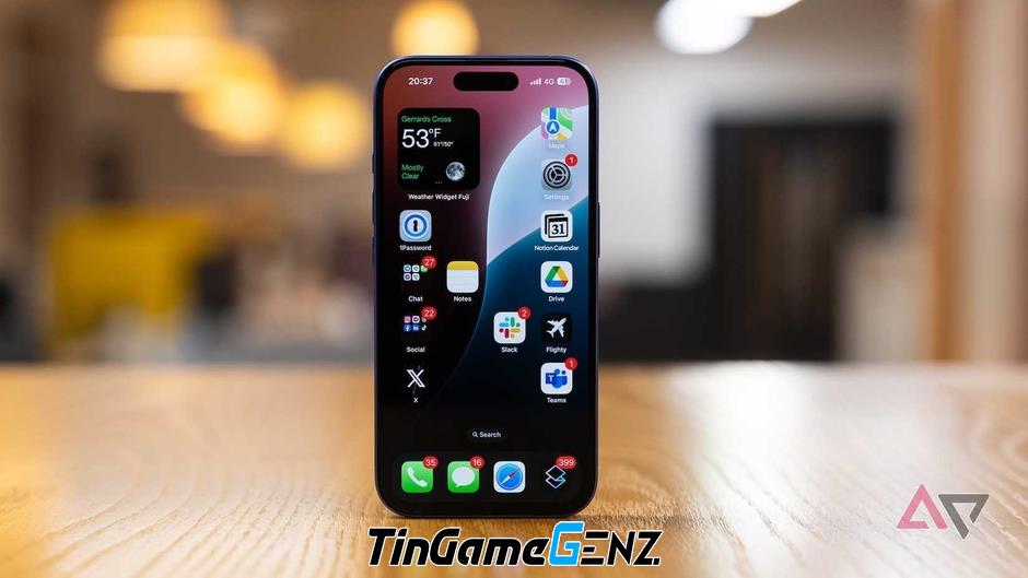 So sánh Galaxy Z Flip 7 và iPhone 16: Lựa chọn flagship hoàn hảo cho năm 2025!
