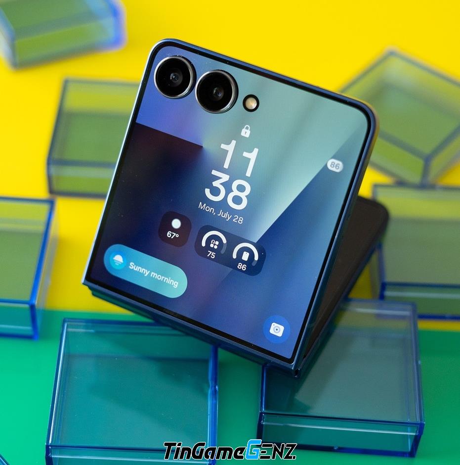 So sánh Galaxy Z Flip 7 và iPhone 16: Lựa chọn flagship hoàn hảo cho năm 2025!