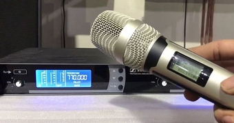 "Sử dụng micro không dây để hát karaoke: Cảnh báo về việc bị phạt tiền và thu hồi thiết bị"