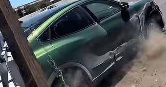 "Sự Thật Đằng Sau Video Gây Chấn Động: 7 Triệu Người Xem Tai Nạn Xe Điện Ford Mustang Mất Lái"