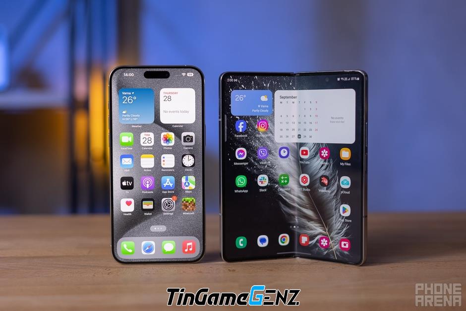 Tết: iPhone 15 Pro Max hay Galaxy Z Fold 5, chọn cái nào?