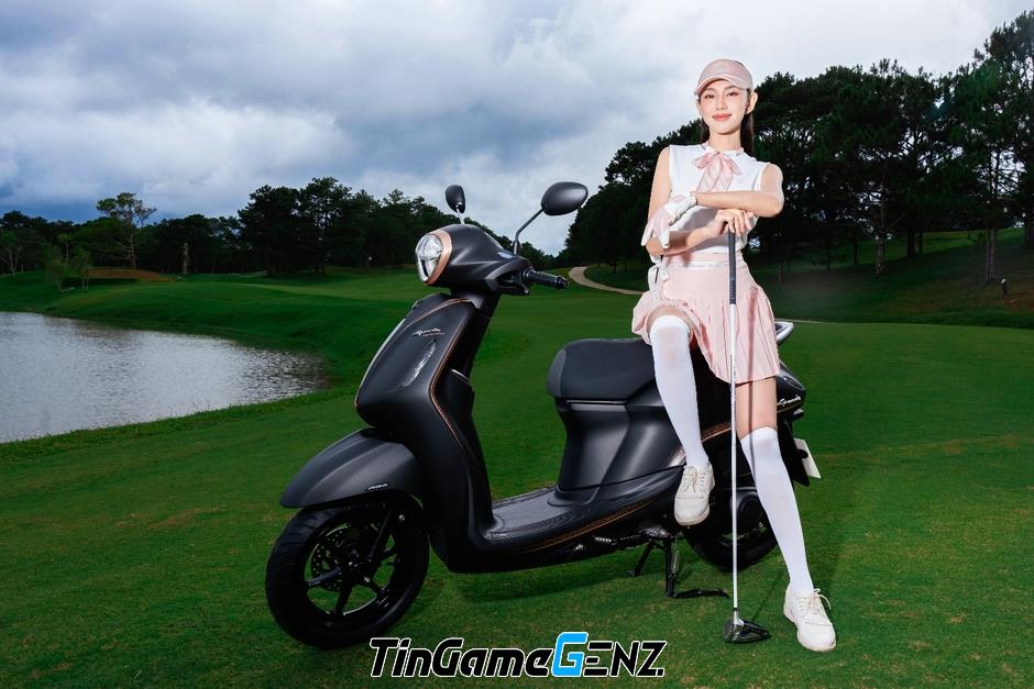 Thùy Tiên giải thích lý do golfer nữ chuyển sang sử dụng xe máy trên sân golf