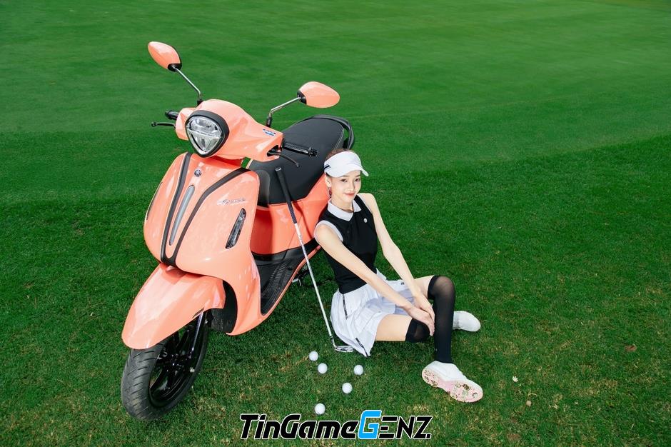 Thùy Tiên giải thích lý do golfer nữ chuyển sang sử dụng xe máy trên sân golf