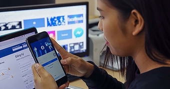 Tiêu đề gợi ý: "Những Lưu Ý Cần Thiết Khi Đăng Hình Ảnh Game: Tại Sao Bạn Nên Tránh Facebook?"