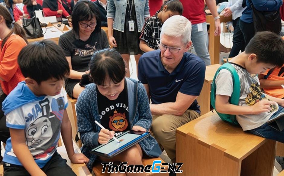 Tim Cook làm báo, nướng thịt để kiếm tiền đi học